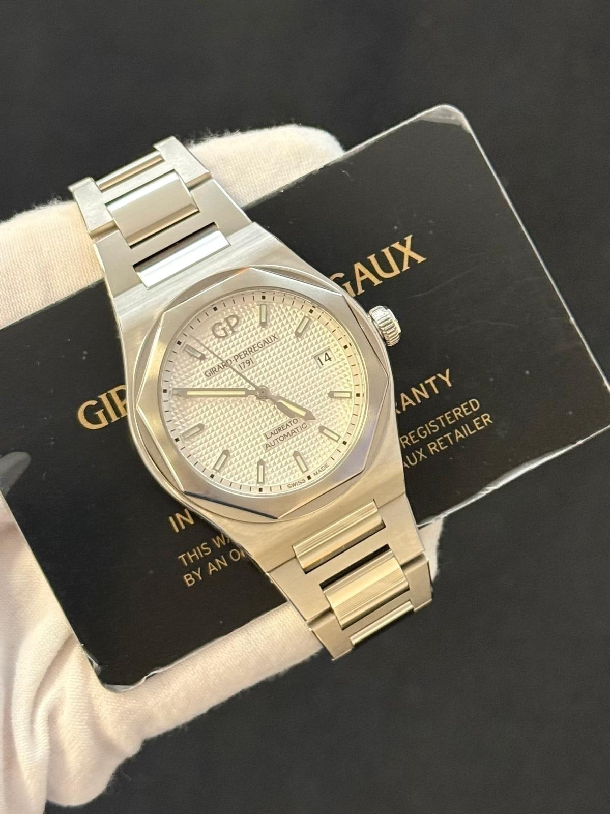 Girard-Perregaux Laureato 81005-11-131-11A Watch - 42 mm Stainless Steel Case - Silver Dial